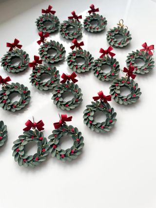 Věnec na dveře zatím nemám,ale věnce na uši ano!😍 . . . . . . . . . ....